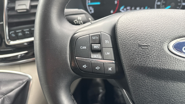 Ford Tourneo Custom Transit Custom Tourneo L2 Diesel Fwd 2.0 EcoBlue 150ps Low Roof 8 Seater Titanium